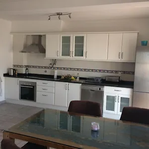 Near The Center - Two Bedroom With Balcony Apartment Tavira