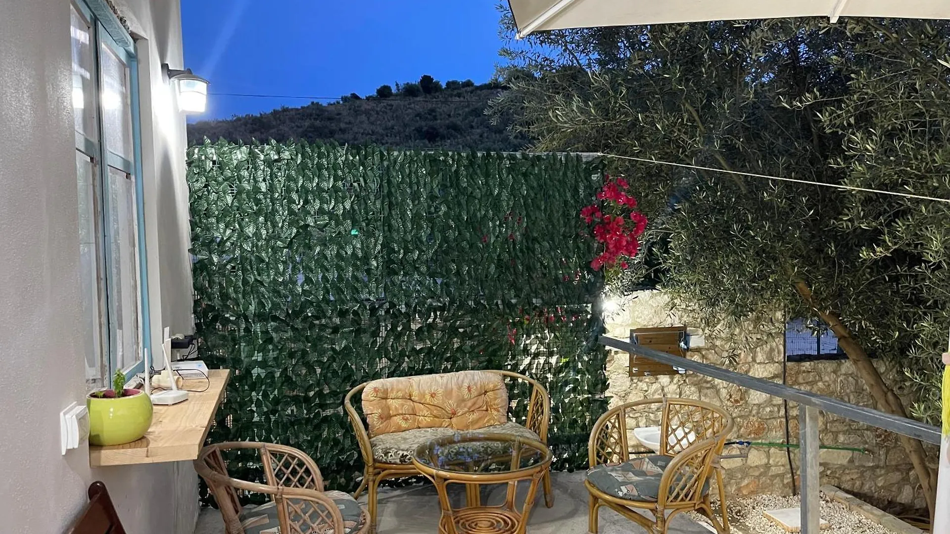 Camping Albania-Secret Village Den Sarande Campsite