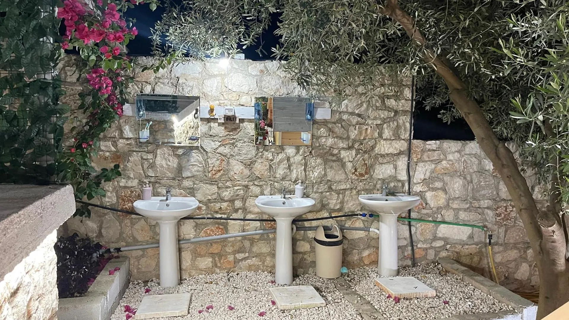 Camping Albania-Secret Village Den Sarande Albania